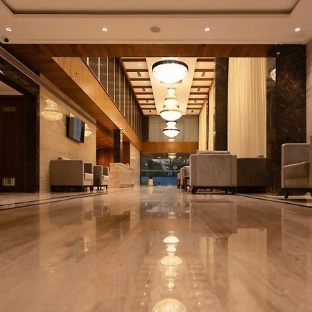 Icon Grand Hotel By Bhagini Bangalore Exterior foto