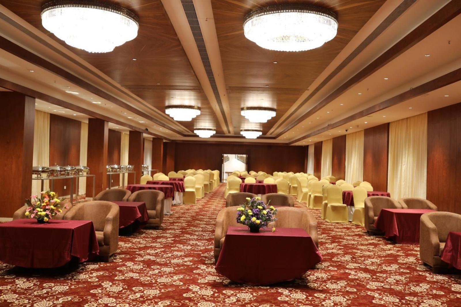 Icon Grand Hotel By Bhagini Bangalore Exterior foto